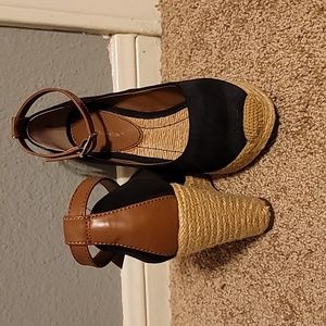 Black and tan Wedge heels